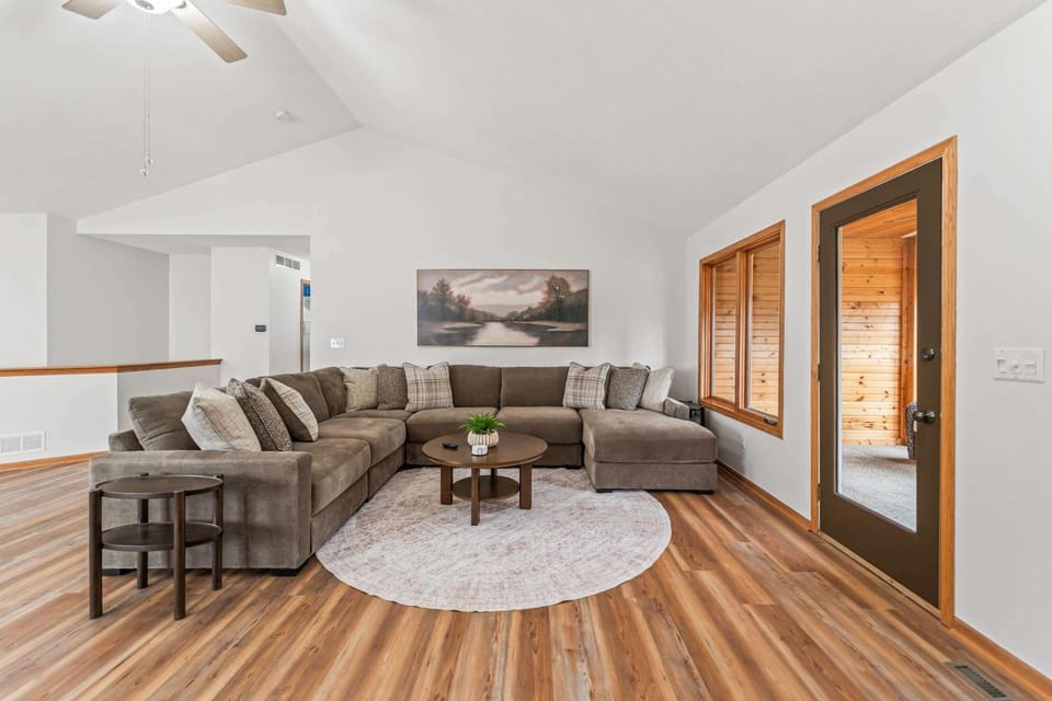 Des Moines 4BR Family Getaway House in Altoona
