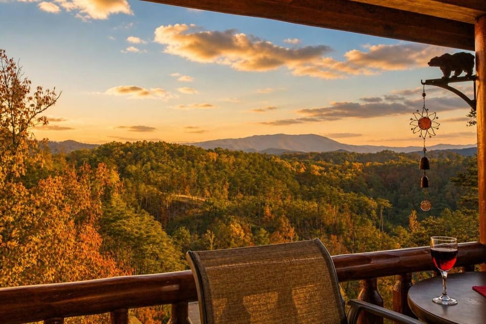 Resort Cabin with Gorgeous Views 7 mi to Dollywood Cabin in Pigeon Forge