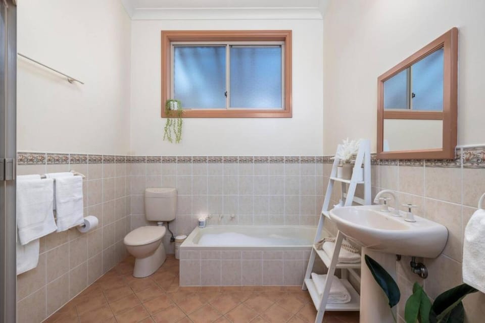 Toilet, Bathroom, Bath, towels