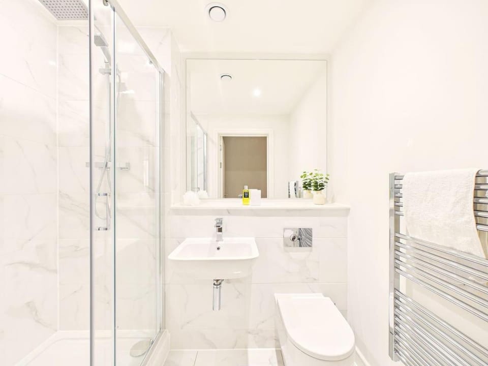 Shower, Bathroom, towels