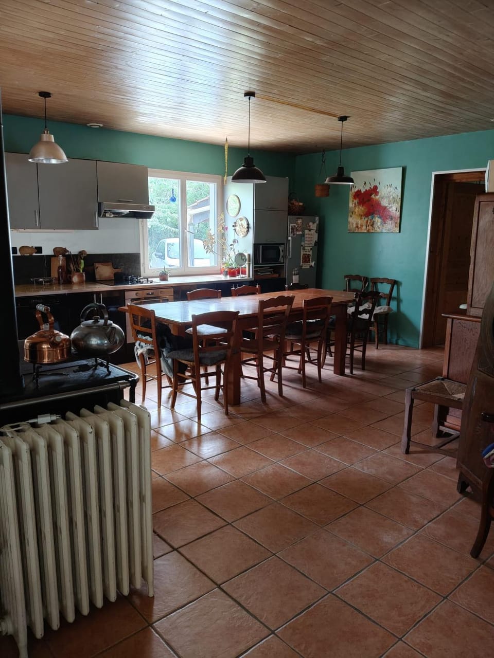 Kitchen or kitchenette, Dining area