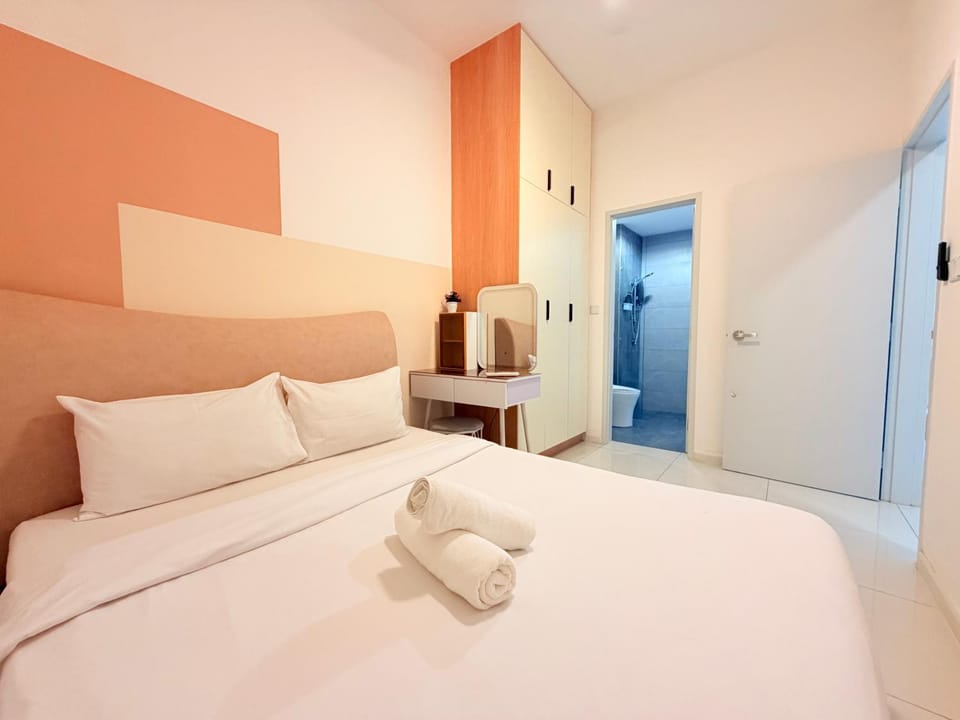 Bed, Photo of the whole room, Bedroom, towels, wardrobe