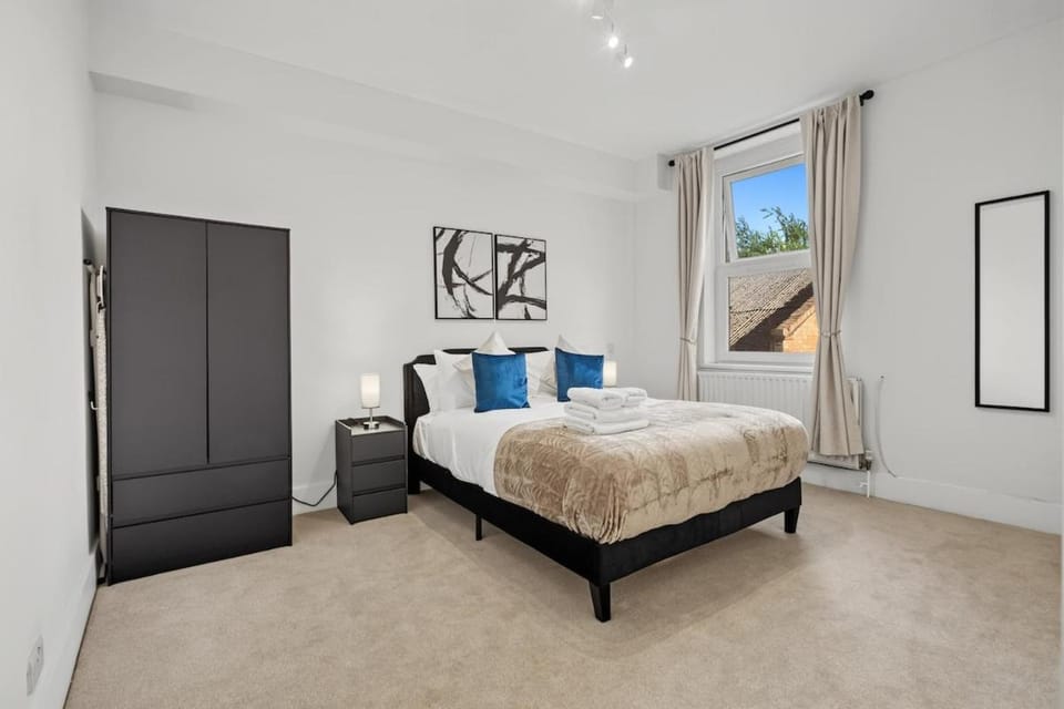 Parkside 1 Bed Apartment Hackney Apartment in London Borough of Hackney