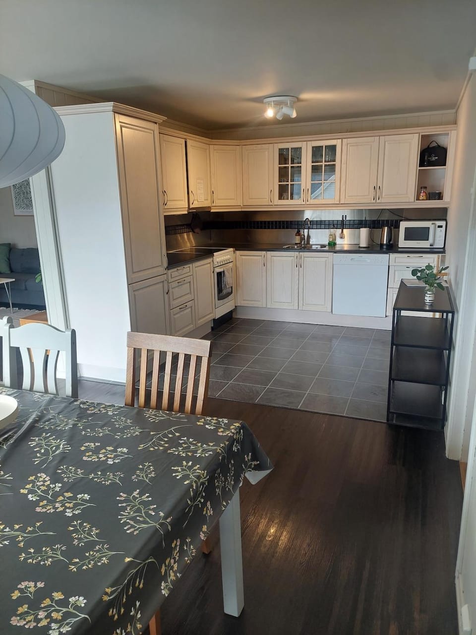 Arctic Nest - 3 bedroom - Spacious, cozy, central Apartment in Tromso