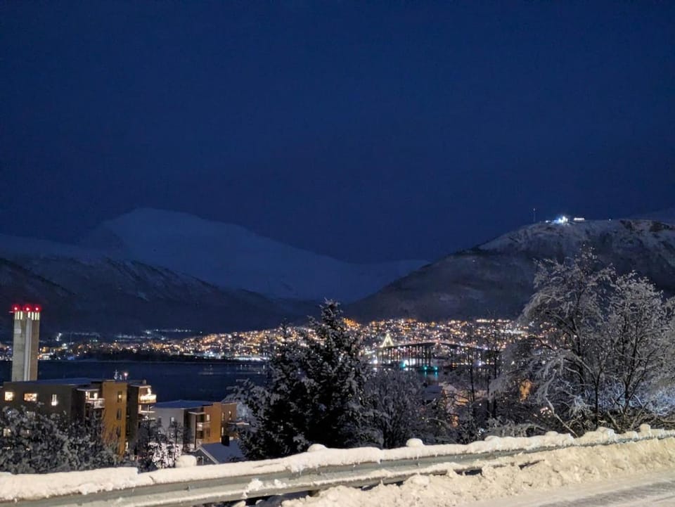 Arctic Nest - 3 bedroom - Spacious, cozy, central Apartment in Tromso