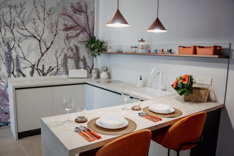 Coffee/tea facilities, Kitchen or kitchenette, Food and drinks, Dining area, Food, dishwasher, minibar, toaster, kitchen