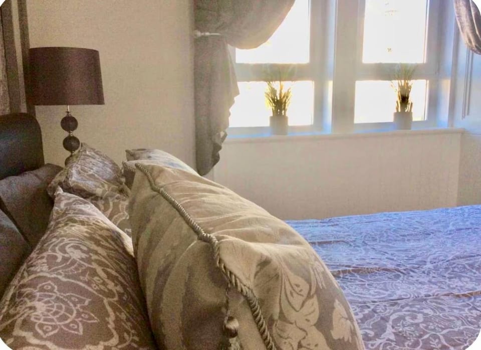 THE DUNOON BOUTIQUE ARGYLL ESCAPE - Modern, Comfortable & Cosy Coastal Town Center Apartment Apartment in Dunoon