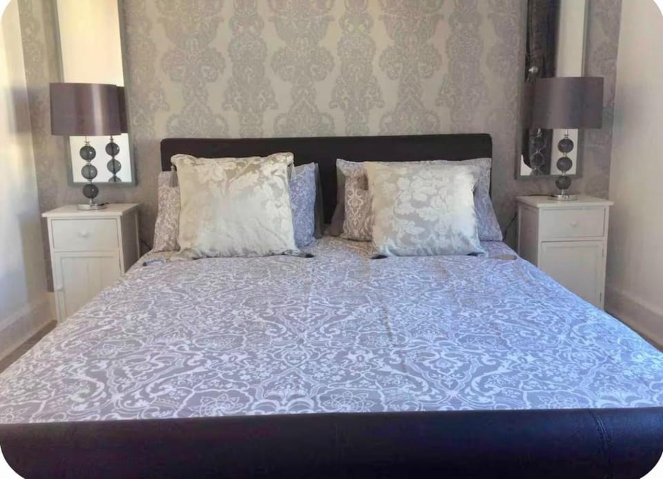 THE DUNOON BOUTIQUE ARGYLL ESCAPE - Modern, Comfortable & Cosy Coastal Town Center Apartment Apartment in Dunoon