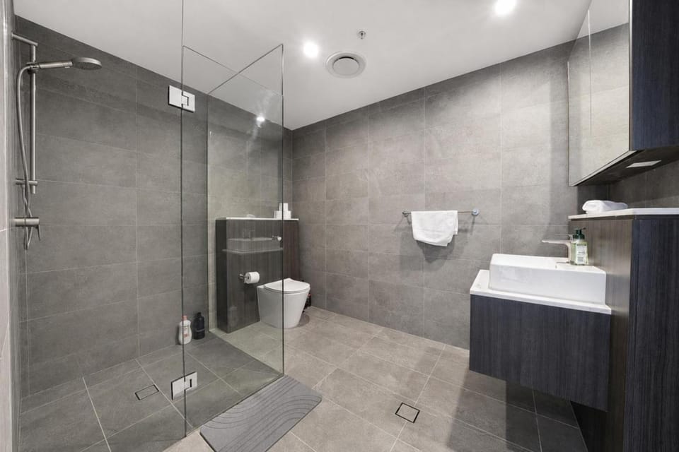 Shower, Toilet, Bathroom