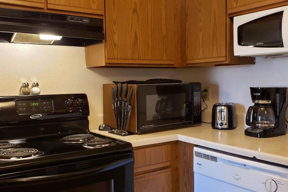 Traveling Professionals Room Apartment in St Cloud