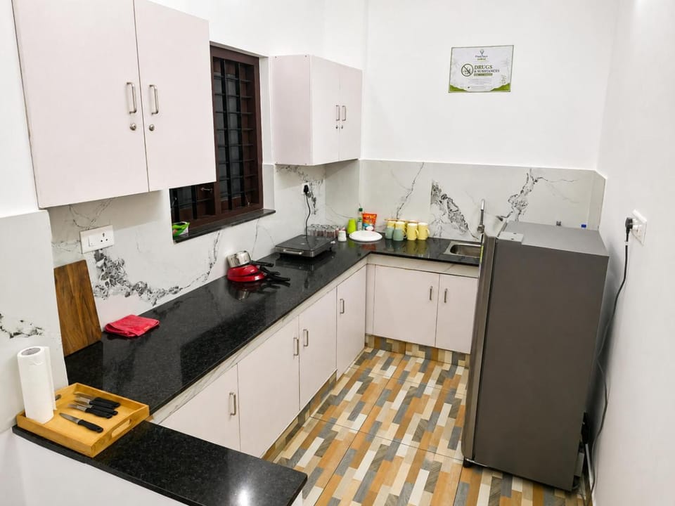 Residential Comfort Stays - FlexTays Roots Apartment in Thiruvananthapuram