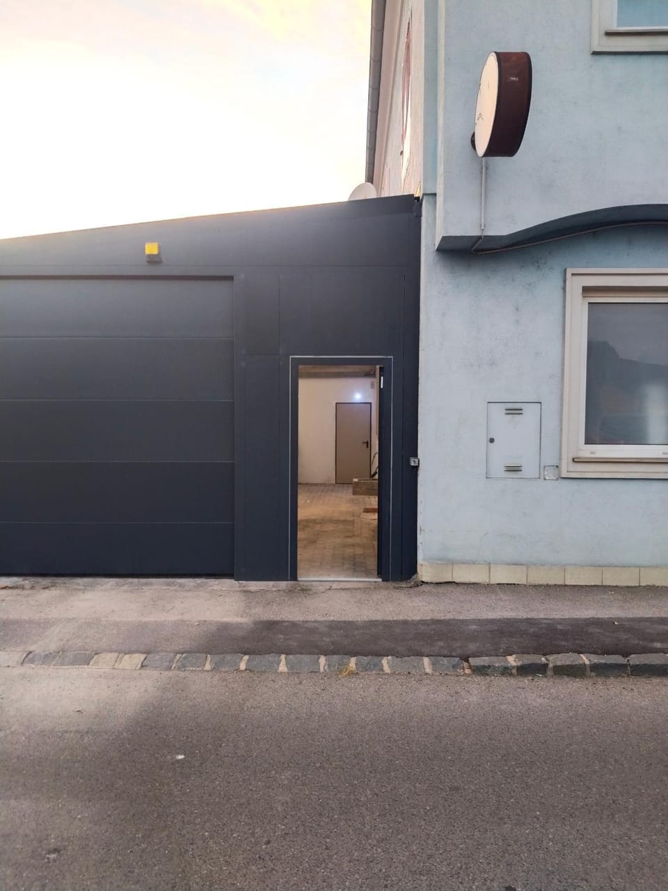 Facade/entrance