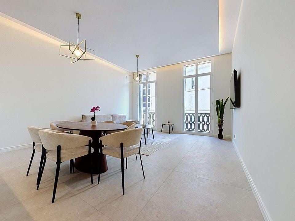 Elegant new apartment, central Cannes Apartment in Cannes