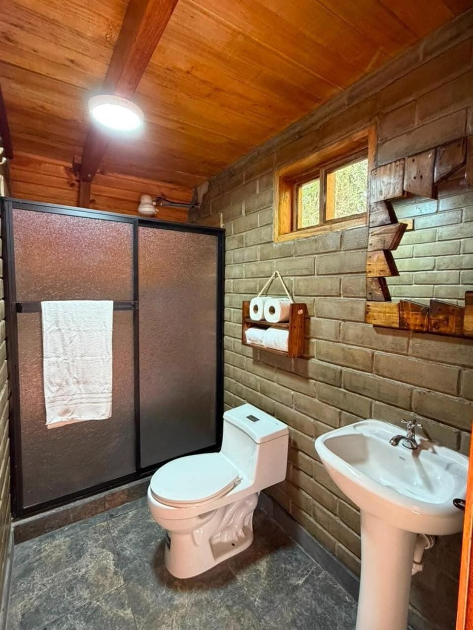 Masia Sant Jeroni Wooden A-frame in Pintag Chalet in Quito