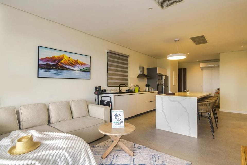 Kitchen or kitchenette, Seating area