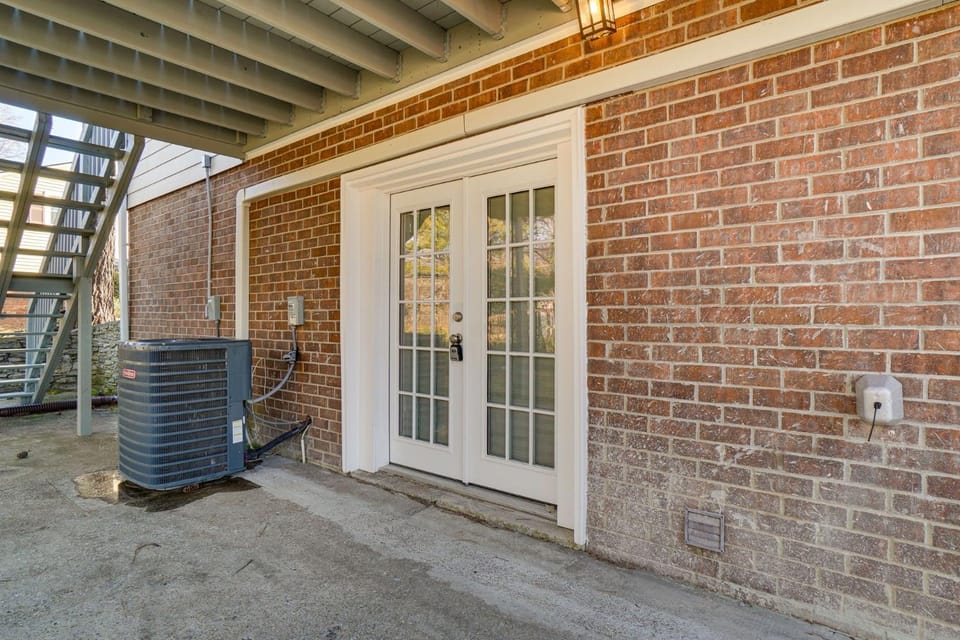 Spacious 1-bedroom apartment with AC & laundry in Franklin Apartment in Franklin
