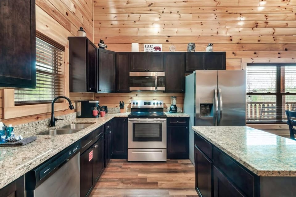 Tik Tok Viral 4 Bed Cabin with Indoor Heated Pool Cabin in Pigeon Forge