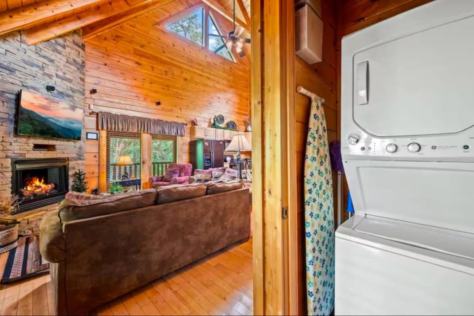 Honey Bear Hideaway House in Pigeon Forge