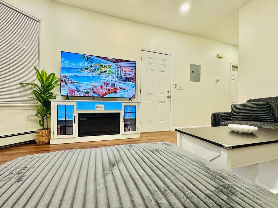 Living room, fireplace