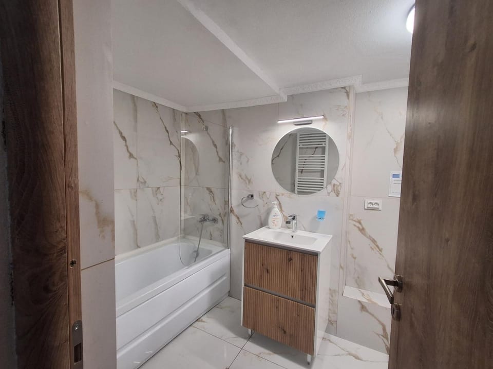Shower, Bathroom, Bath, towels