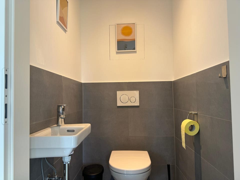 Modern Danube Apartment with Balcony & Free Parking Apartment in Vienna