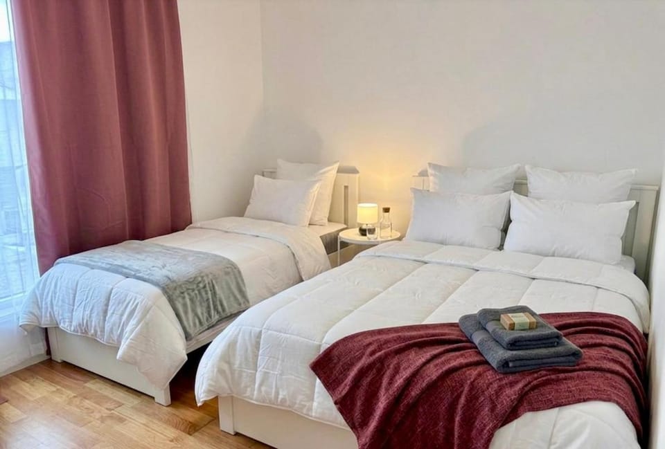Spacious Apartment with Balcony & Free Parking near Vienna Apartment in Austria