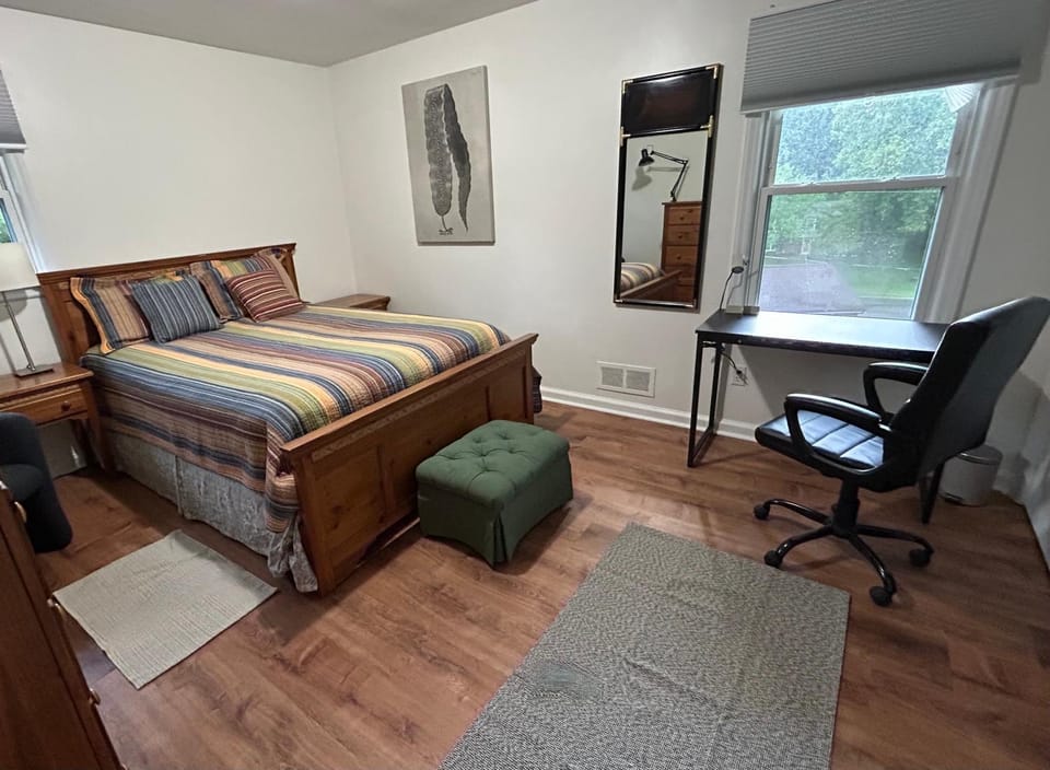 Bed, Photo of the whole room, Bedroom