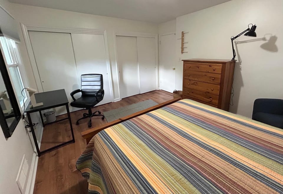 Bed, Seating area, Bedroom, wardrobe