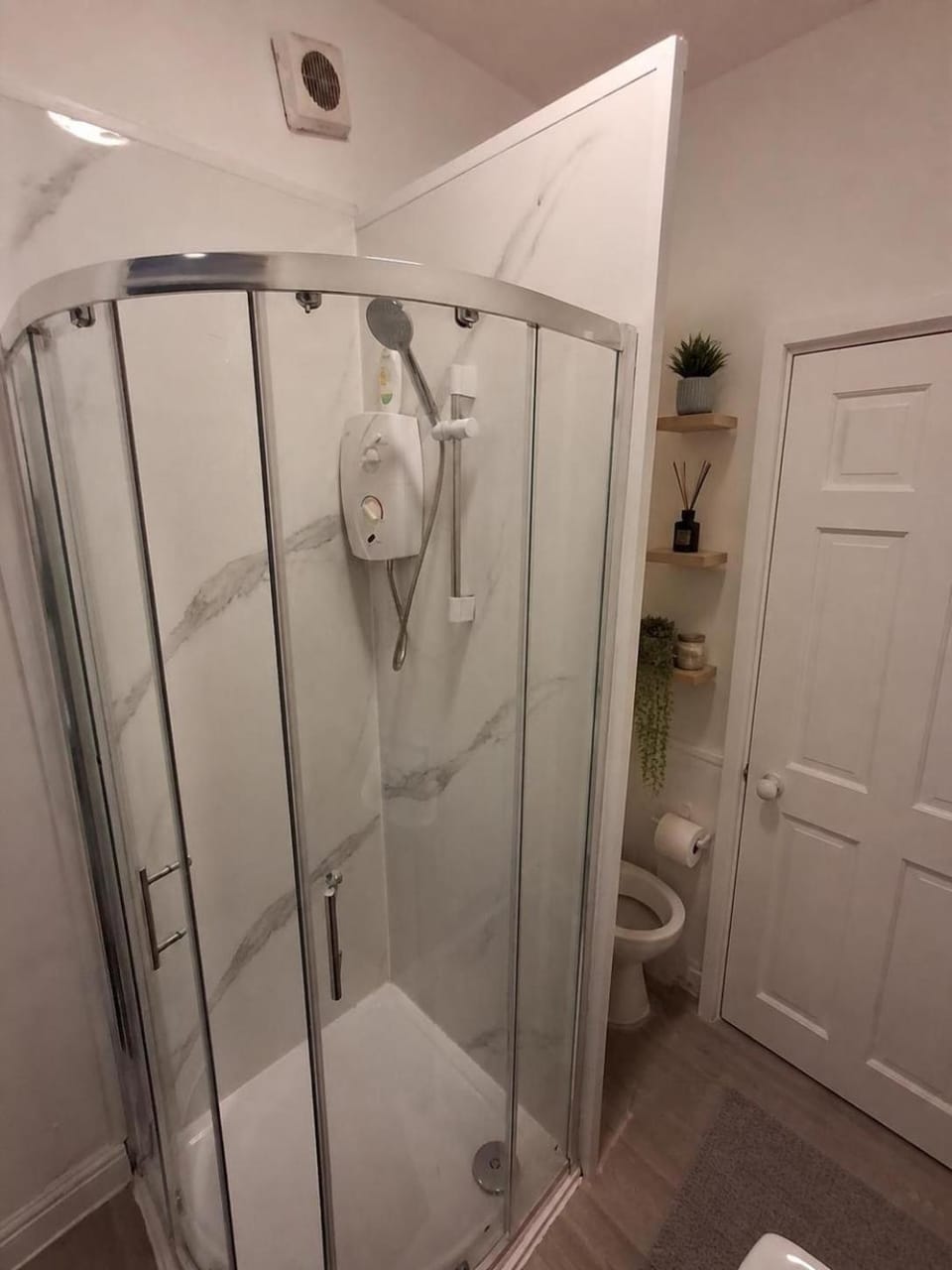 Northenden Stopsss Apartment in Manchester