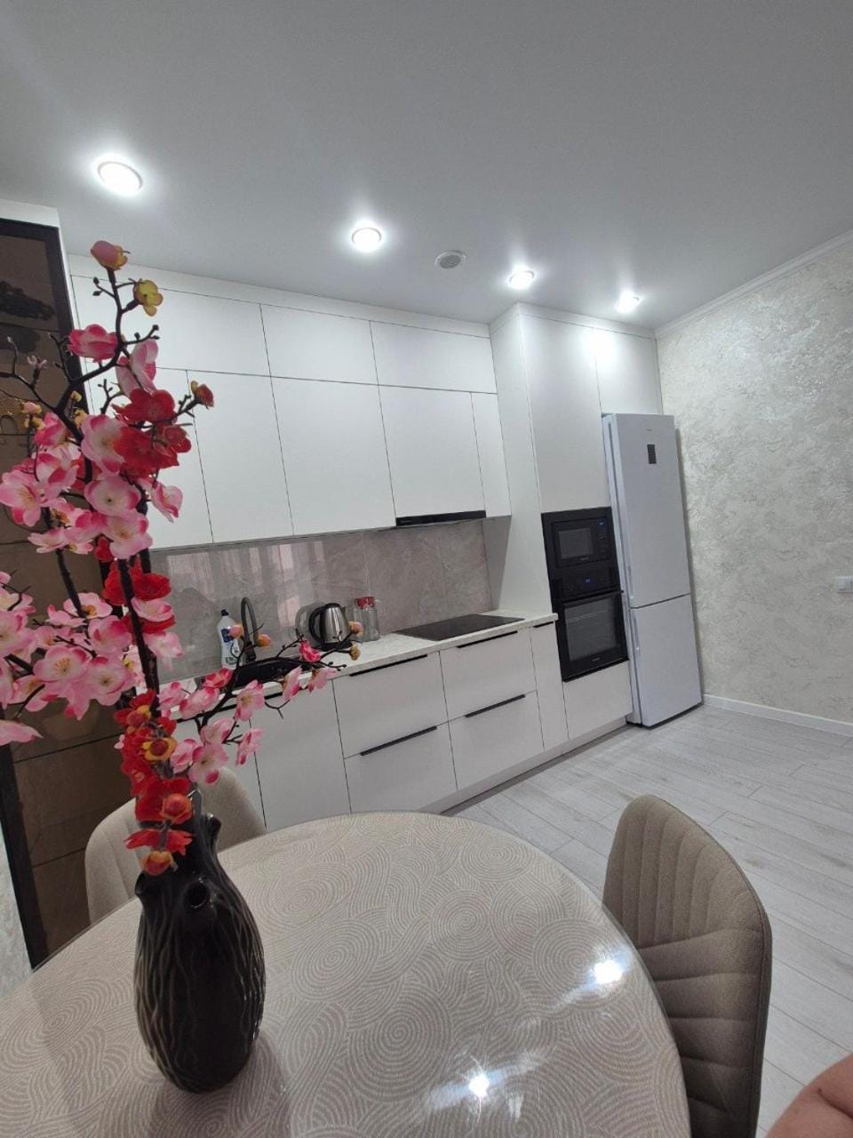 Kitchen or kitchenette, oven, stove
