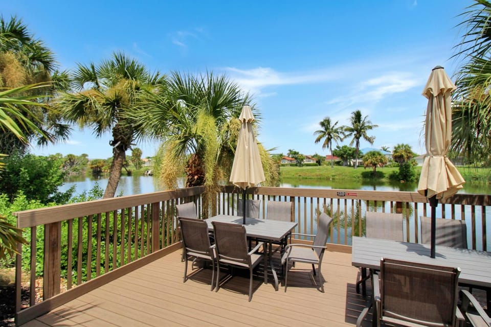 Poolside 1st floor 2BR Sanibel Island Condo - Sandpebble 1D Apartment in Sanibel Island