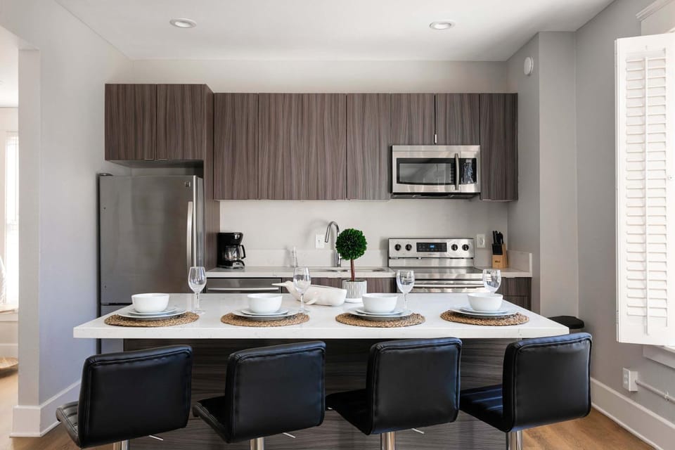Elevated 2BR in Gaslamp Prime Location Sleeps 5 Apartment in Gaslamp Quarter