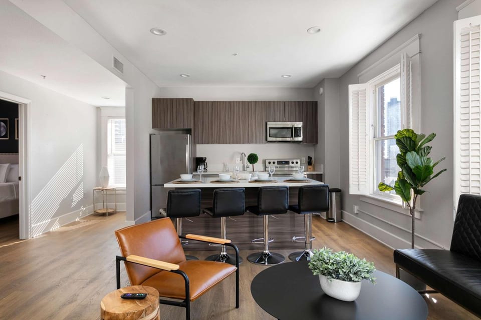 Elevated 2BR in Gaslamp Prime Location Sleeps 5 Apartment in Gaslamp Quarter