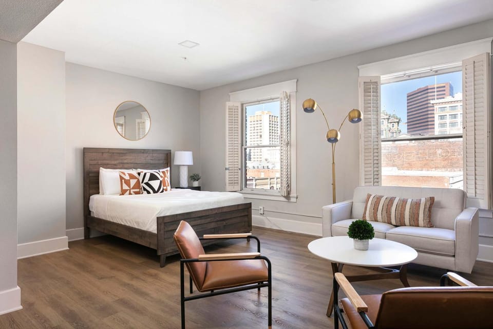 Hip 2BR Suite in Central Gaslamp Walk Score 99 Apartment in Gaslamp Quarter