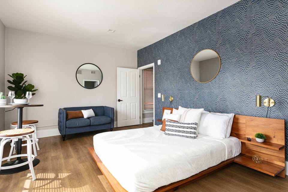 Stylish Hotel Studio Full Kitchen Near Petco Apartment in Gaslamp Quarter