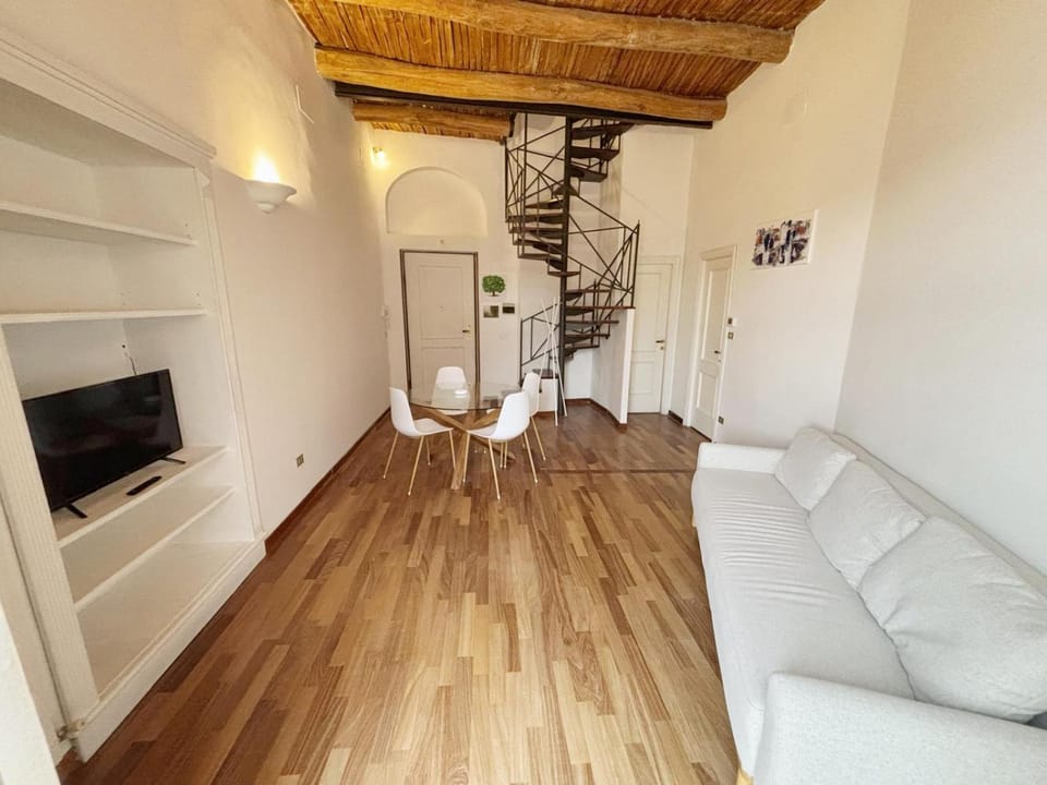 Communal lounge/ TV room, TV and multimedia, Living room, Seating area, Evening entertainment