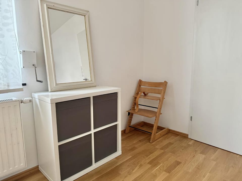 Happy Apartment near Airport with Free Parking Apartment in Austria