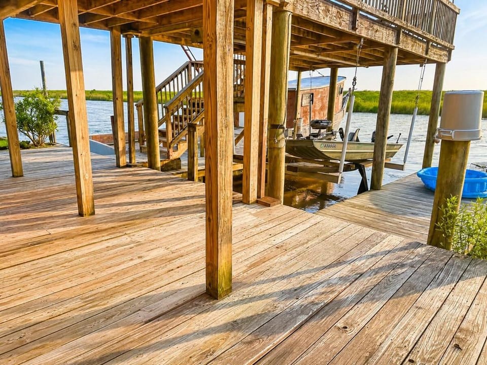 Waterfront Retreat House in Slidell