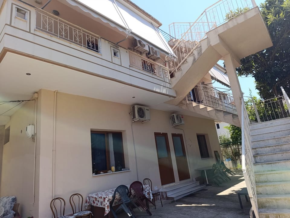 Albert House 1 Apartment in Vlorë