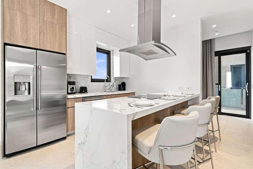 Premium Corner 1BR - Sunrise & Sunset Views House in Noord