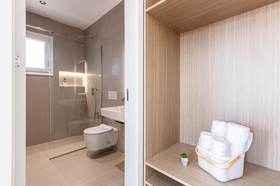 Lian 9 - Deluxe Studio Apartment w Kitchen & Parking, BRAND NEW - Lungomare 3 min Apartment in Vlorë