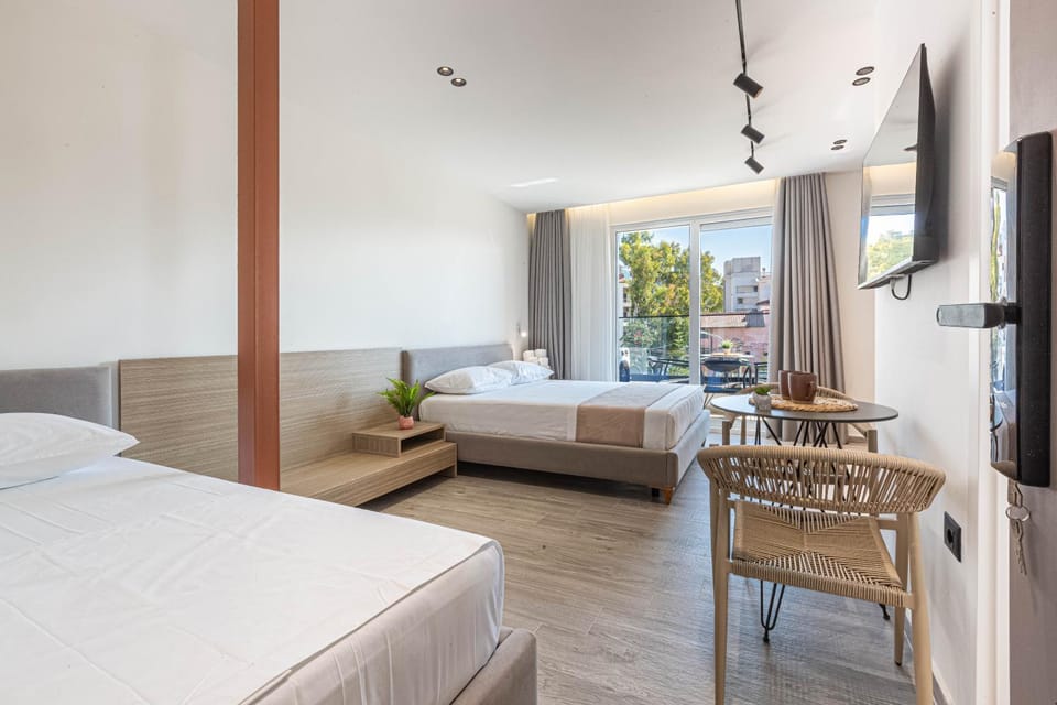Lian 10 - Triple Studio apartment w Balcony and Parking, BRAND NEW - Lungomare 3 min Apartment in Vlorë