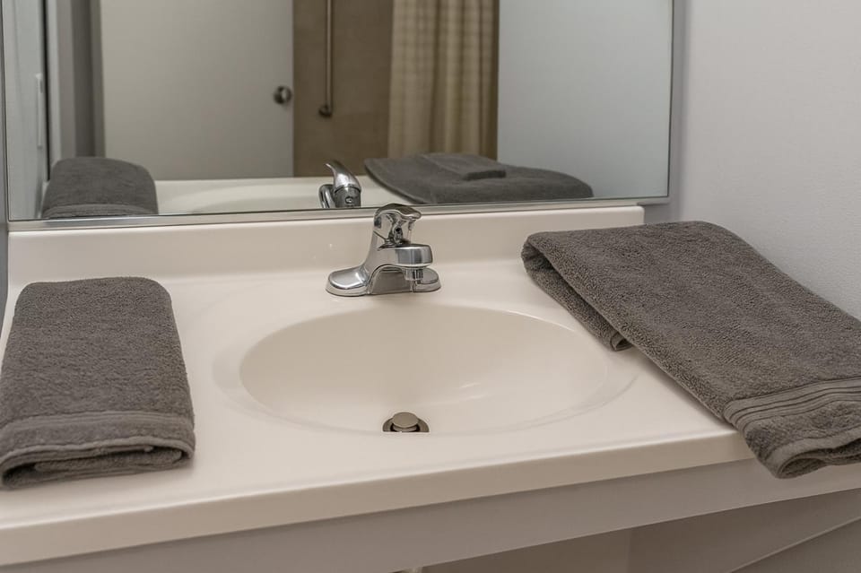 North - King Bed Hotel Studio 321 Apartment in Flowood