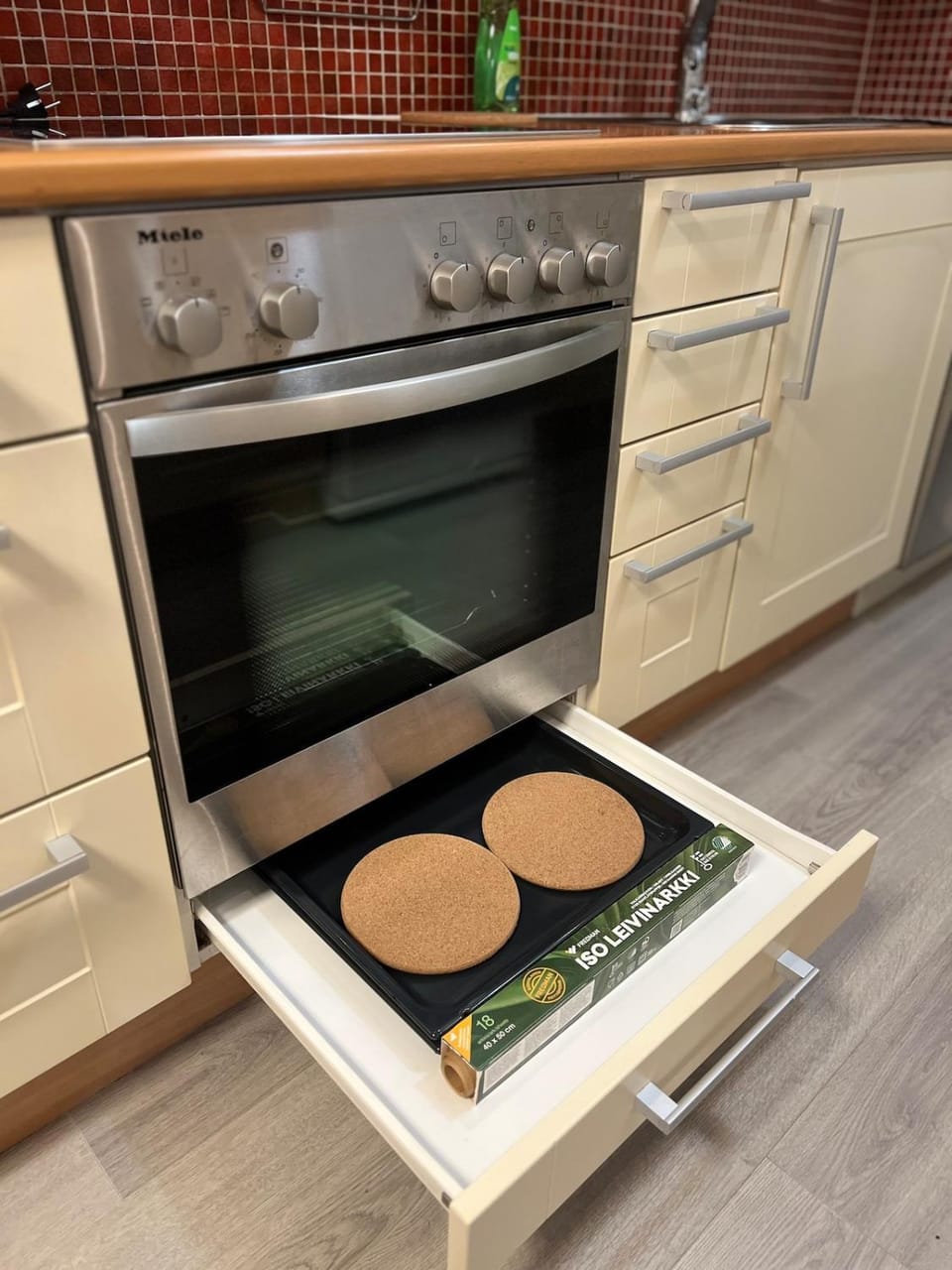 oven, kitchen