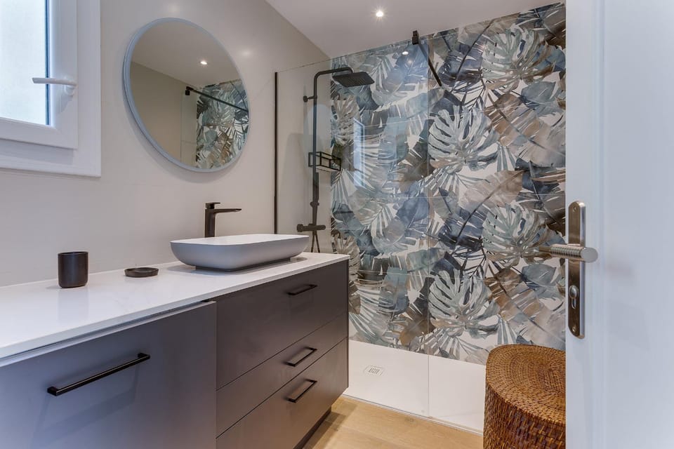 Shower, Bathroom