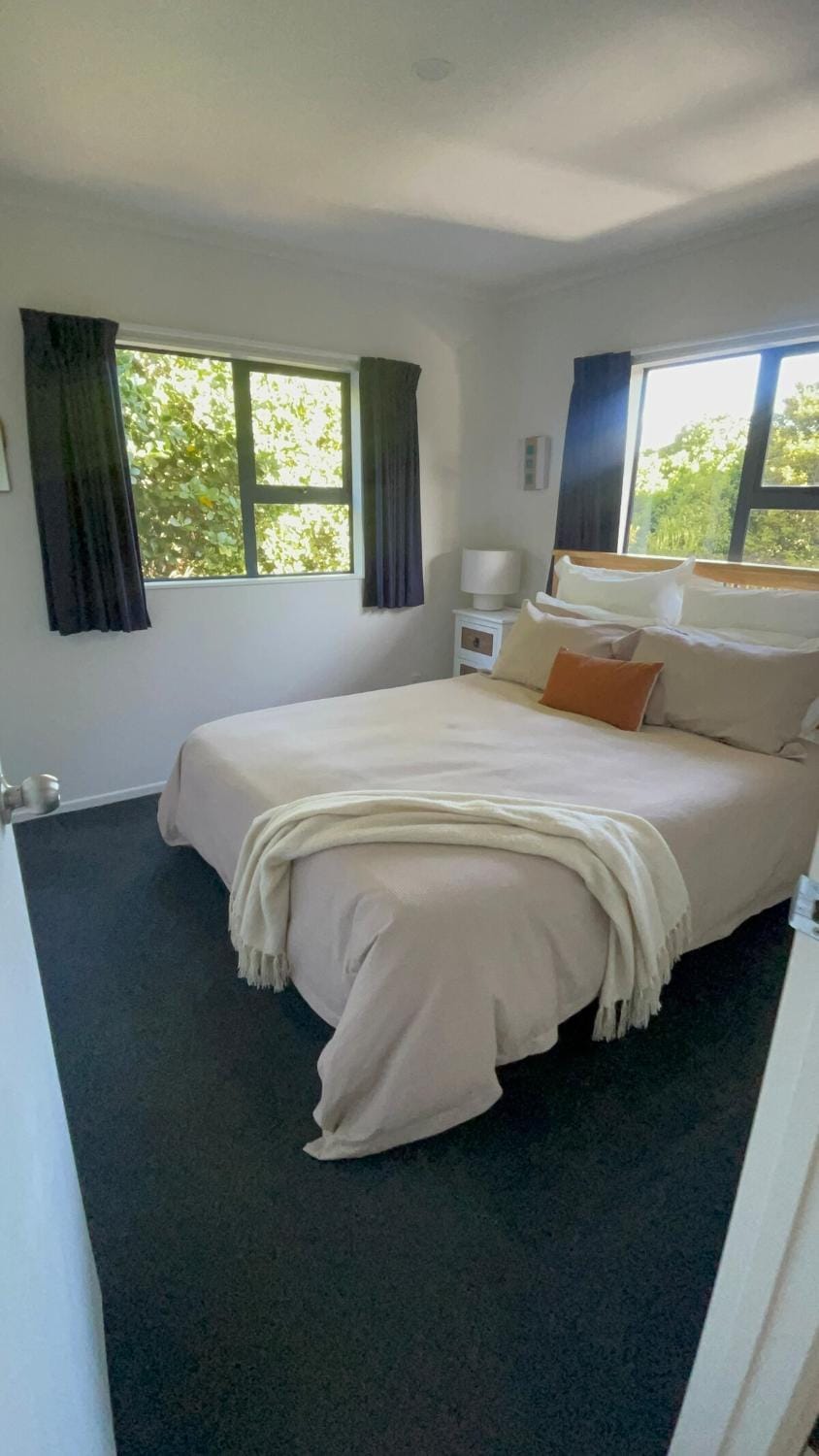 Karaka Escapes by Waiheke Pure House in Auckland Region