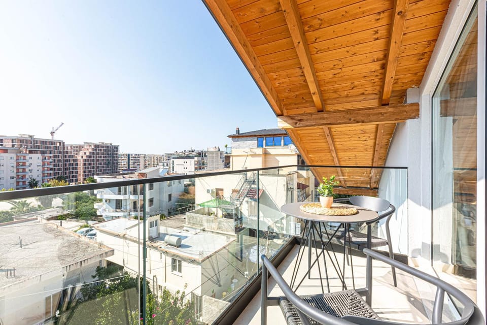 Property building, View (from property/room), Balcony/Terrace, City view