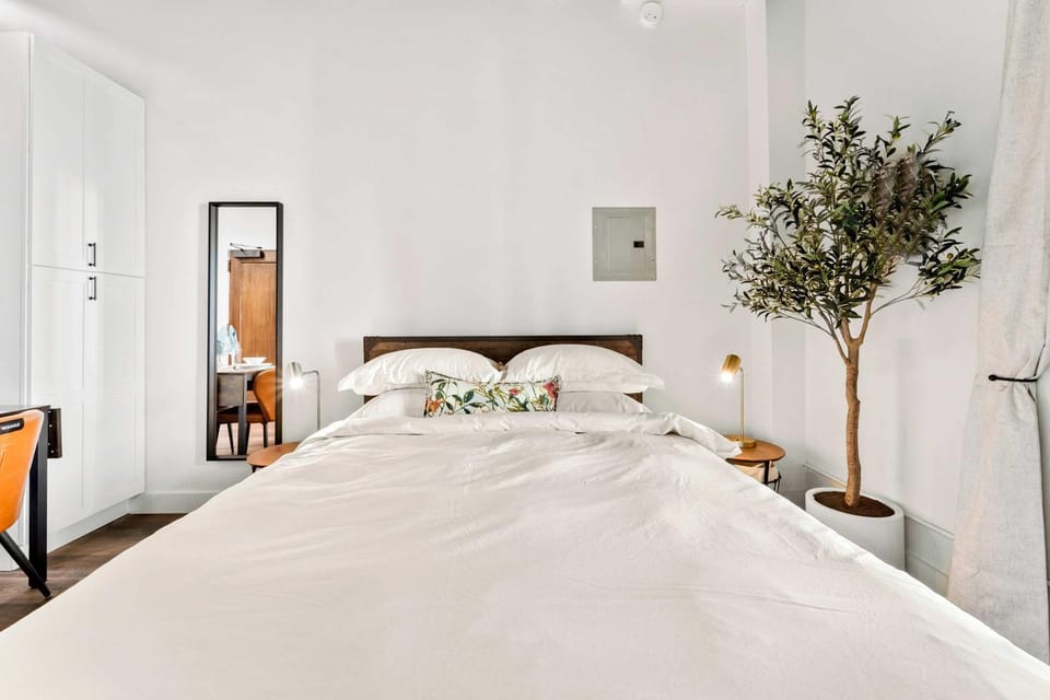 Artifact Inn Elegant Suite Close to Gaslamp Apartment in San Diego