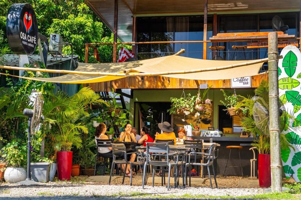 Property building, Patio, Restaurant/places to eat, Restaurant/places to eat, Lounge or bar