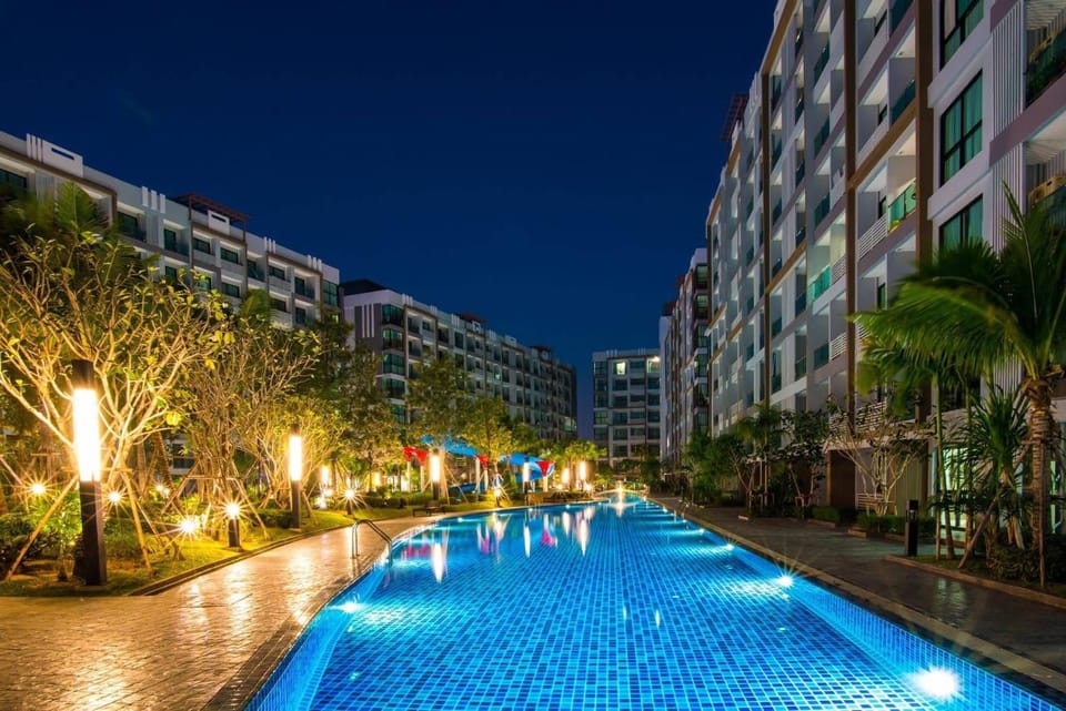 Pool view, Swimming pool, Swimming pool